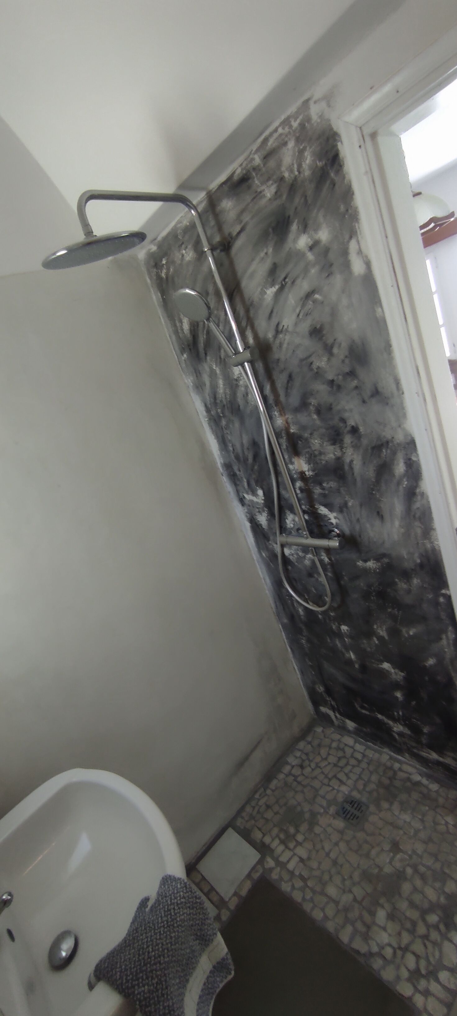 Deluxe Double Room | Bathroom | Shower, free toiletries, hair dryer, towels