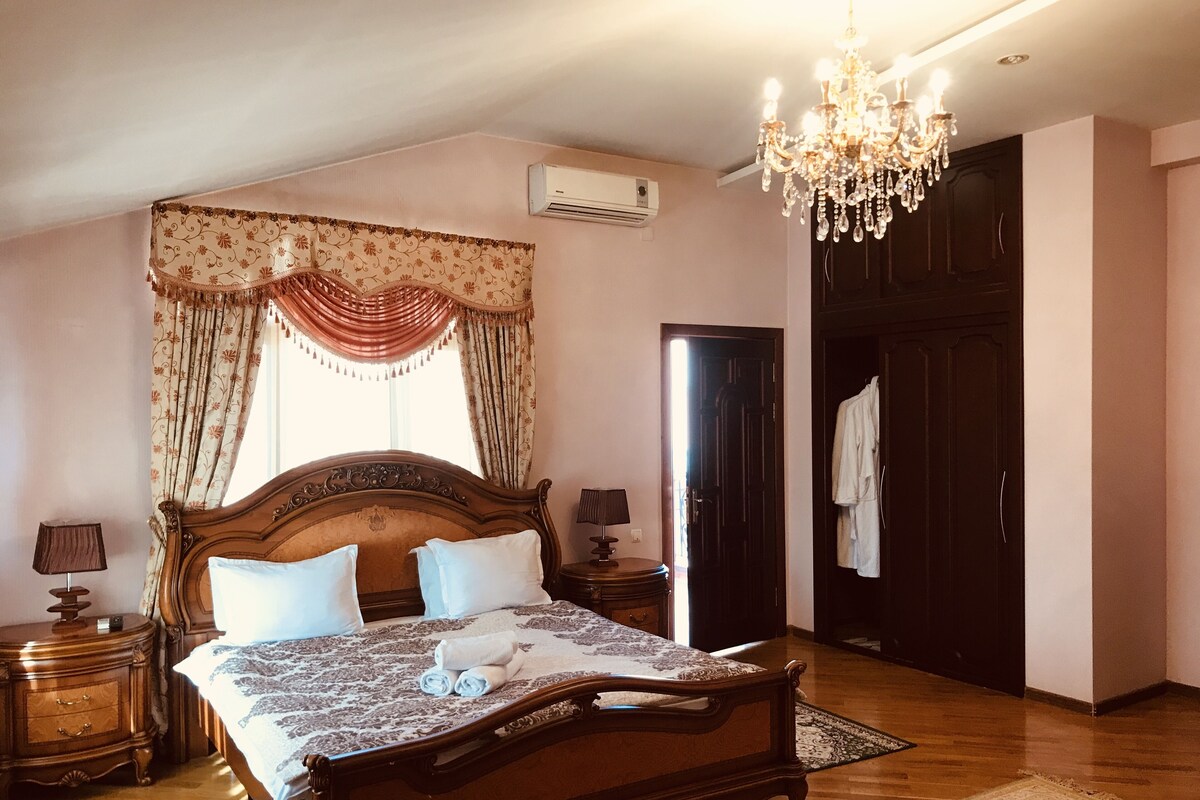 Blackout drapes, iron/ironing board, free WiFi