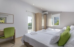 4 bedrooms, internet - Villa 1863/22758 (Istria - Poreč), 350m from the beach (Poreč)