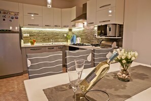 Fridge, microwave, oven, stovetop