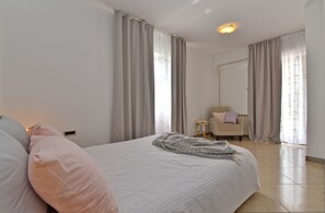 5 bedrooms, Internet - House 1887/23160 (Istria - Tinjan), 20000m from the beach (Tinjan)