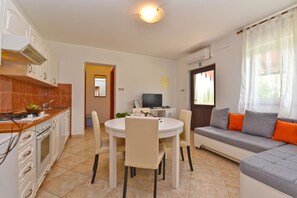 Interior - House 1887/23160 (Istria - Tinjan), 20000m from the beach (Tinjan)