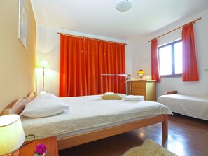 4 bedrooms, internet - House 1888/23164 (Istria - Pazin), 35000m from the beach (Pazin)