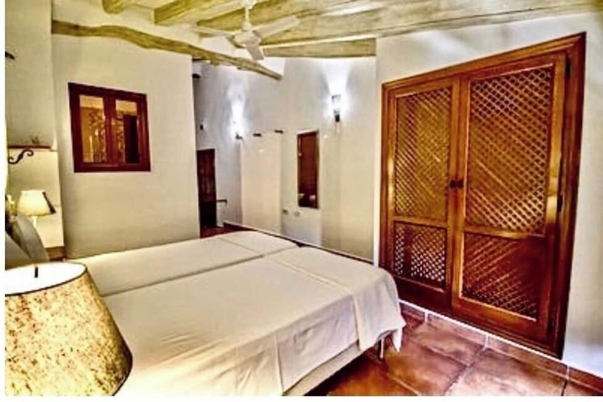 Elite Suite, 1 Bedroom, Garden View, Poolside