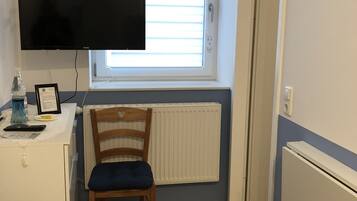 Single Room, Courtyard View | Individually furnished, laptop workspace, free WiFi, bed sheets