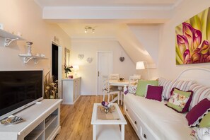 Apartment, 1 Bedroom | Living room | Flat-screen TV - Apartments Suzy (Split)