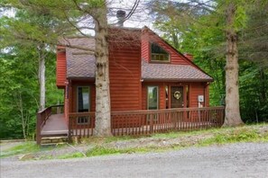 Exterior - NF17- Cool, Creekside Home! Hot Tub! Pets ok! (Davis)