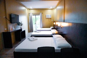 Family Room | Free WiFi, bed sheets