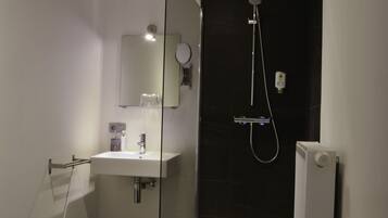 Shower, free toiletries, hair dryer, towels