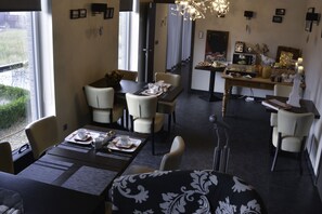 Tägliches inbegriffenes Frühstücksbuffet