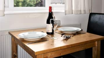 Business Apartment | In-room dining