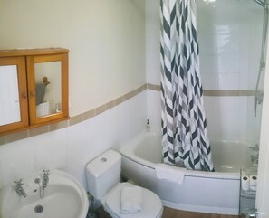 Business Apartment | Bathroom