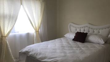 2 bedrooms, iron/ironing board, WiFi, bed sheets