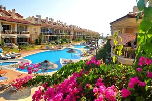 Indoor pool, outdoor pool