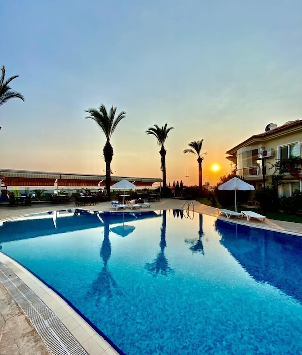 Indoor pool, outdoor pool