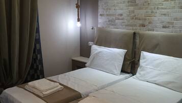 Deluxe-Doppel- oder -Zweibettzimmer | Minibar, Zimmersafe, Schreibtisch, VerdunkelungsvorhÀnge