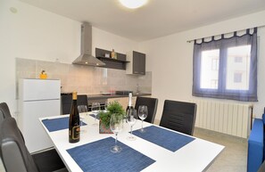 Kühlschrank, Ofen, Herdplatte, Geschirrspüler