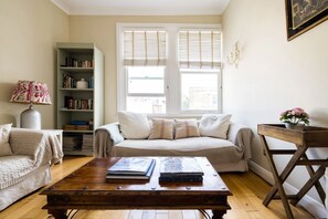Smart TV, books