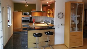 Ảnh chưa phân loại, 3 trong số 17 ảnh, nút