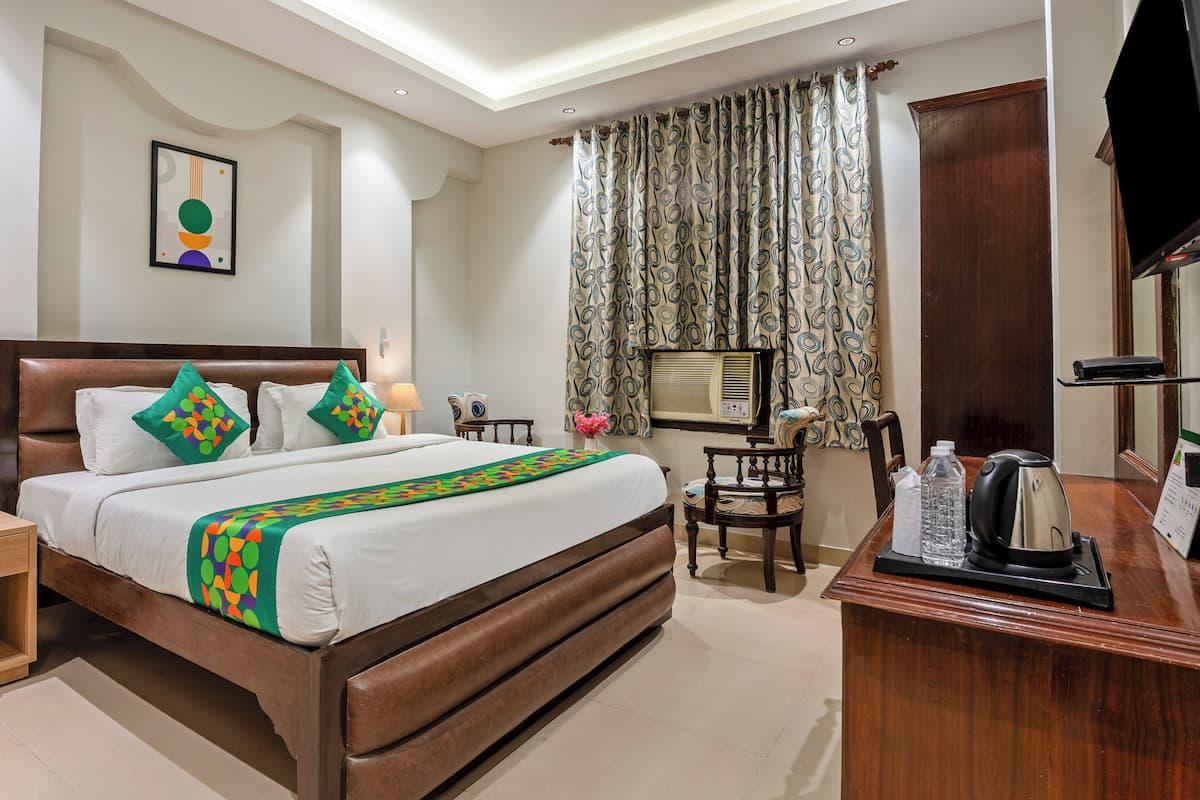 Quarto luxo | Escrivaninha, quartos à prova de som, ferros/tábuas de passar roupa