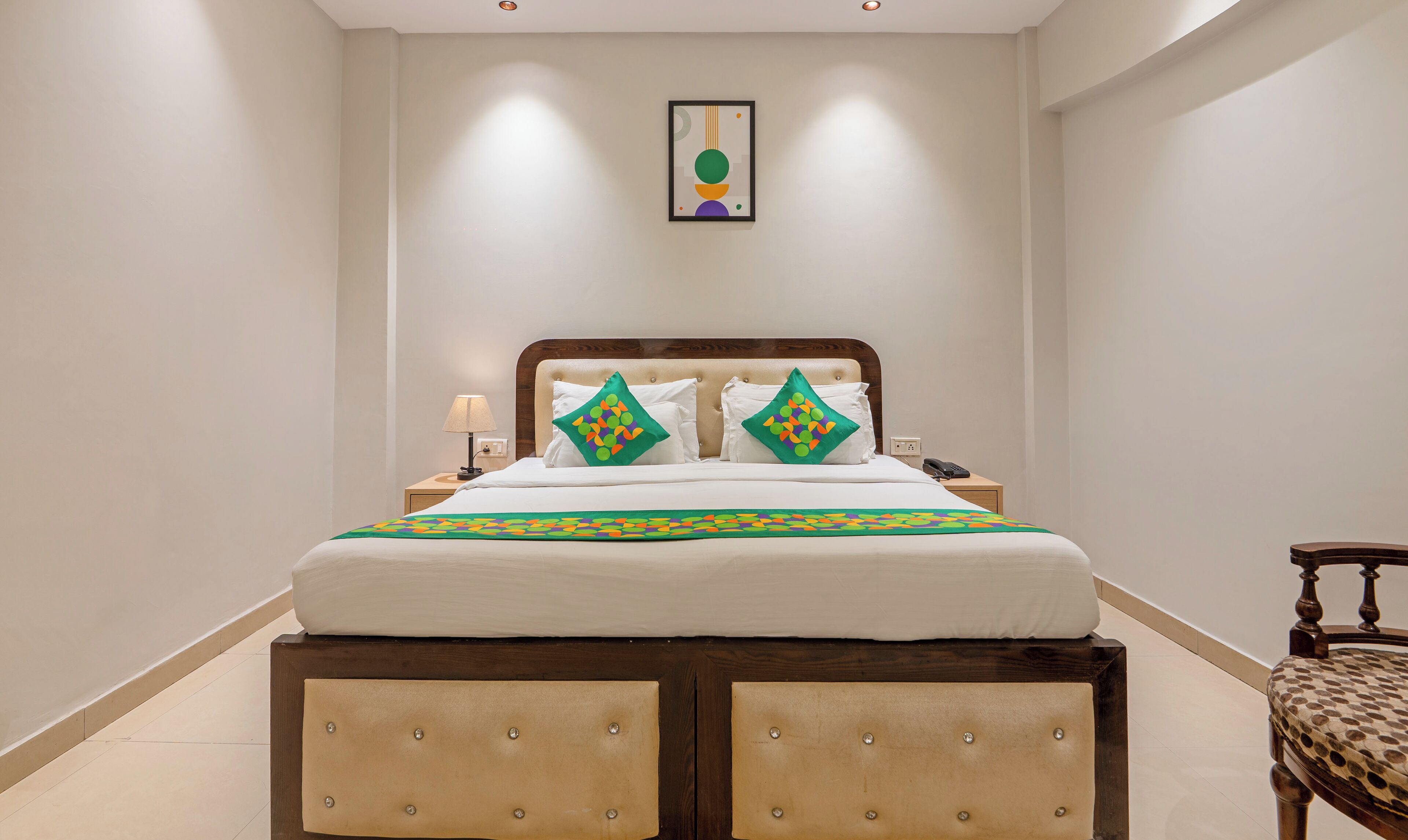 Foto - Treebo Paras International