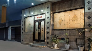Exterior - Treebo Paras International (New Delhi)