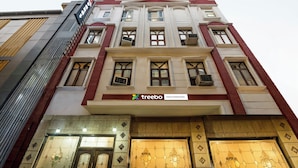 Exterior - Treebo Paras International (New Delhi)