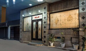 Exterior - Treebo Paras International (New Delhi)
