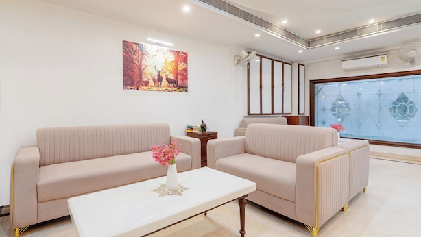 Reception - Treebo Paras International (New Delhi)