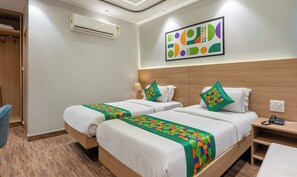 Premium Double Room | Desk, soundproofing, iron/ironing board, free WiFi