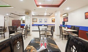 Restaurant - Treebo Paras International (New Delhi)