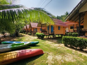 Bungalow Beachfront (Fan)