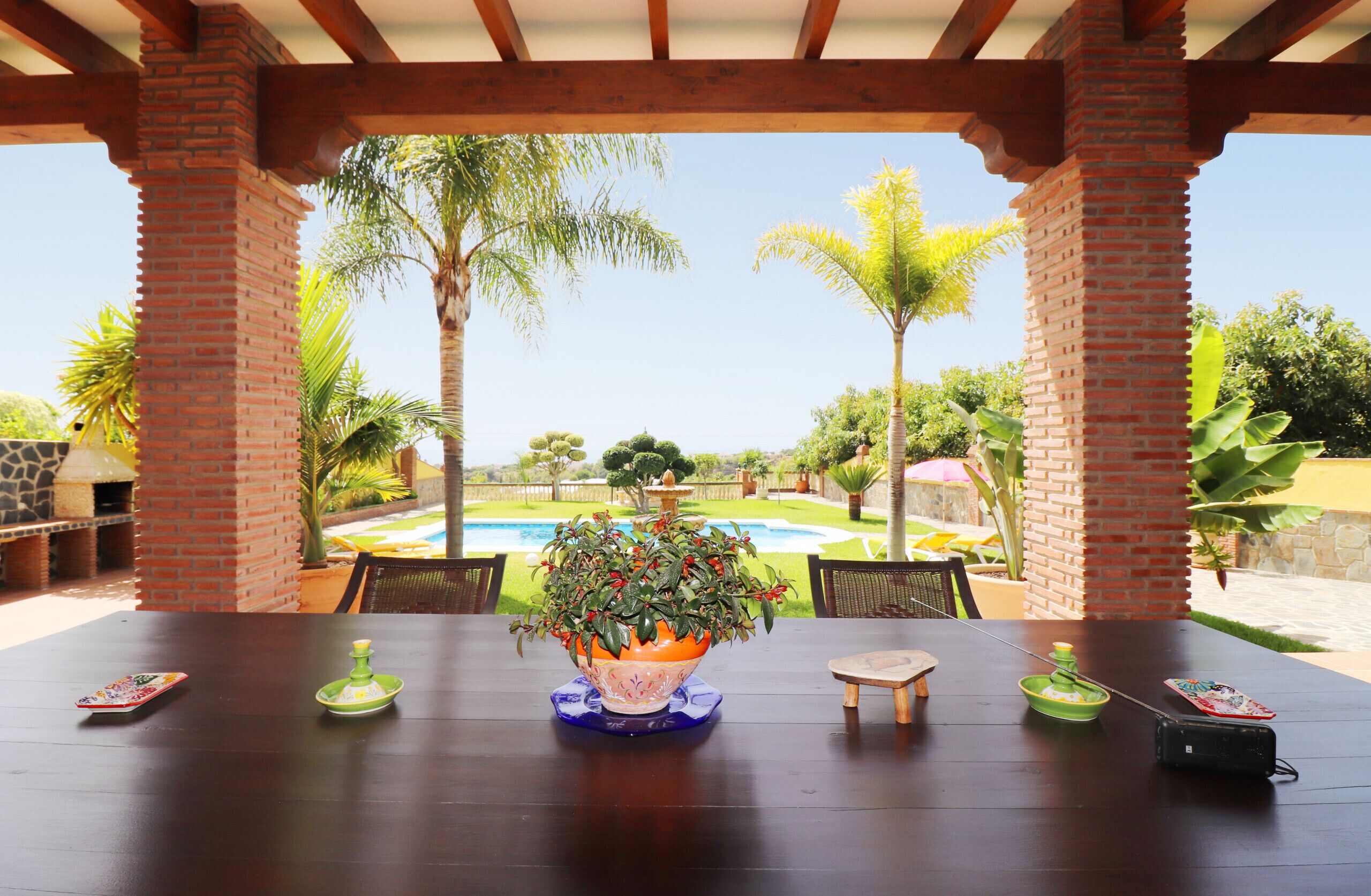 屋外ダイニングエリア