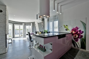 Fridge, microwave, oven, stovetop