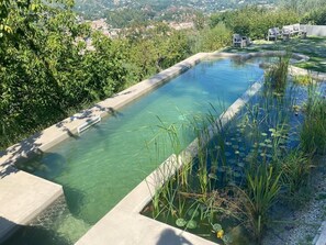 Outdoor pool, pool umbrellas, pool loungers - Villa Fortezza Antique Rooms (Ascoli Piceno)