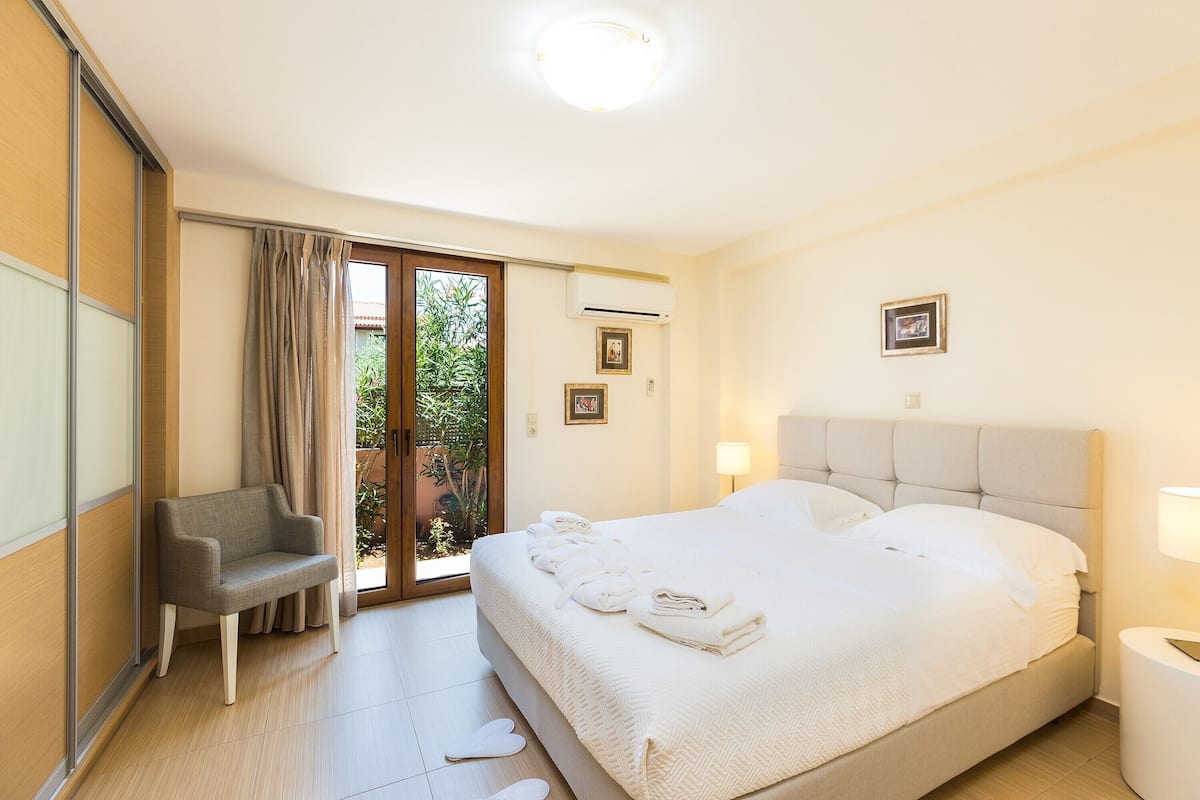 House, 4 Bedrooms, Private Pool, Sea View | 2 bedrooms, Egyptian cotton sheets, premium bedding, down duvets