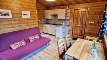 Cottage Comfort, Hewan Peliharaan Diizinkan, pemandangan kebun | 1 kamar tidur dan seprai linen