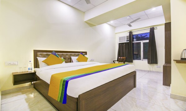 Deluxe-Zimmer | Bügeleisen/Bügelbrett, kostenloses WLAN, Bettwäsche