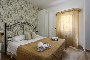 2 chambres, fer et planche à repasser, accès Internet, draps fournis