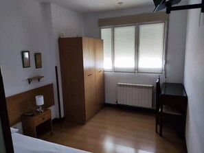 Soundproofing, free WiFi, bed sheets