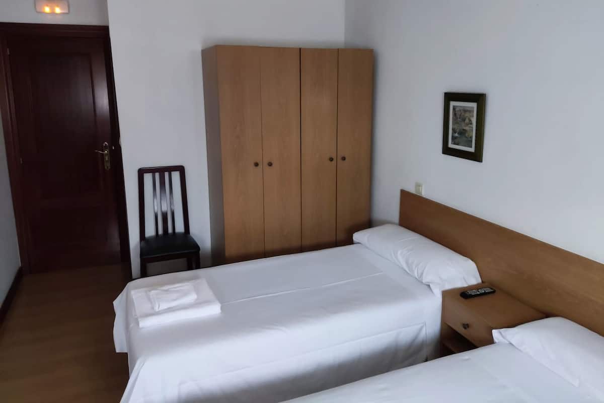 Soundproofing, free WiFi, bed sheets