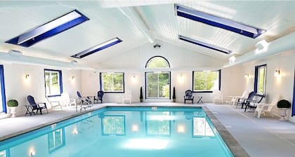Perfect Okemo Ski Location! Winterplace 3 Bedroom Condo- Short Walk to Slopes!