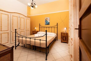 2 Schlafzimmer, Bügeleisen/Bügelbrett, Bettwäsche