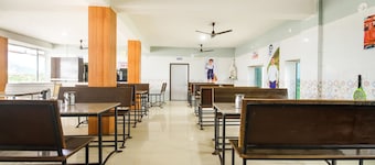OYO 48985 Rupali Hotel