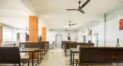 OYO 48985 Rupali Hotel