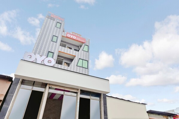 Exterior - OYO 60623 Shree Shalini Lodge (Ambajogai)