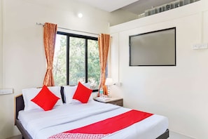 Deluxe Double Room | Free WiFi - OYO 29156 Nisarg Holiday Resort (Alibag)