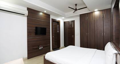 Spot ON 60094 Arushi Holiday Home