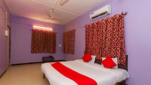 Deluxe Double Room - OYO 18832 Sukhakarta Weekends (Alibag)