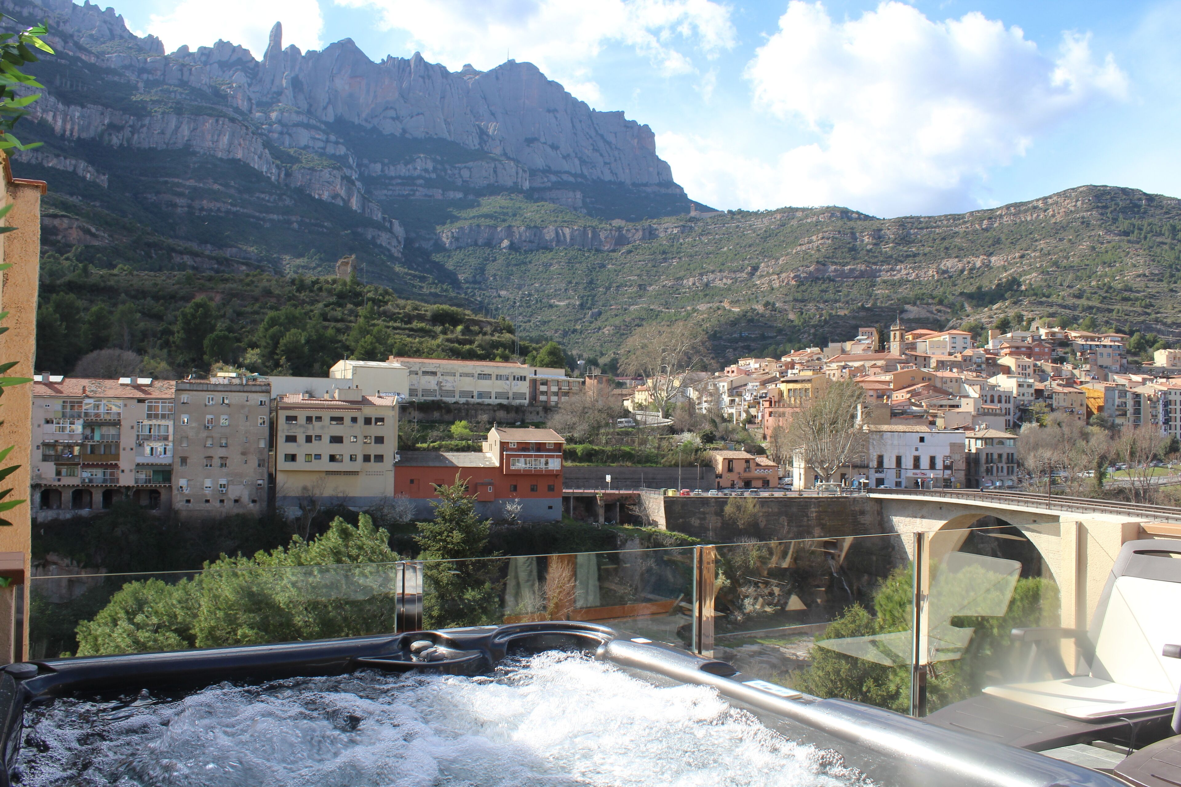 Exclusive Apartment, 3 Bedrooms, Mountain View | Mountain view